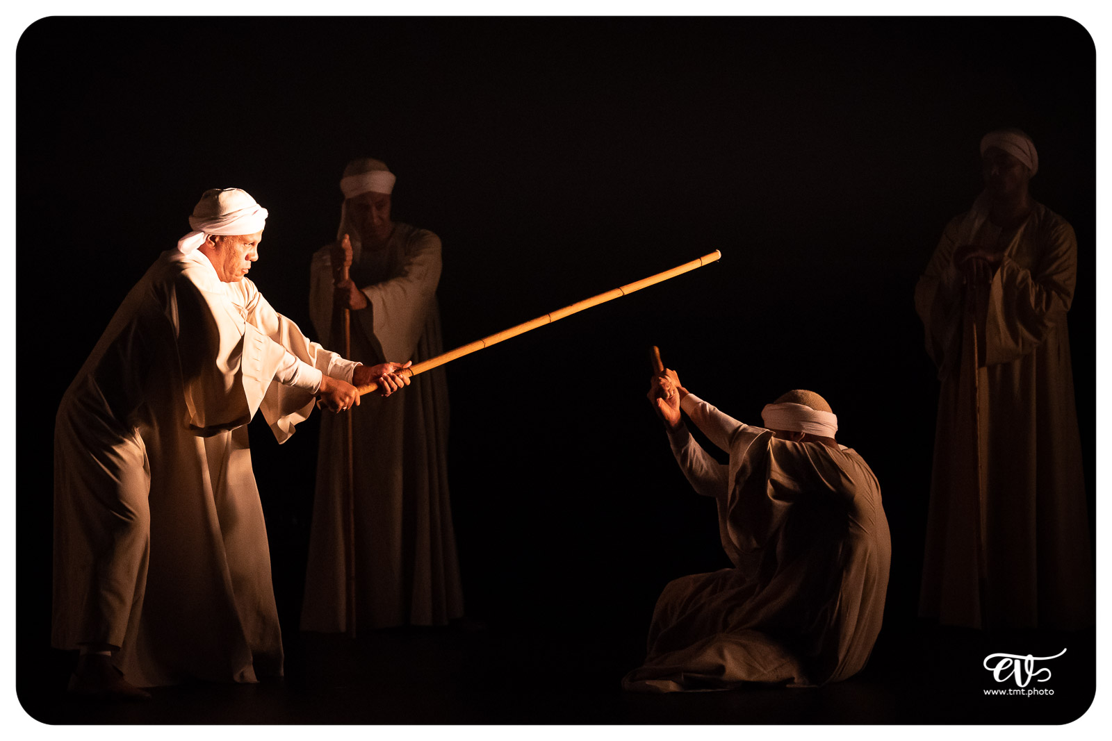 DANS LE CERCLE DES HOMMES DU NIL - CENTRE MEDHAT FAWZY DE MALLAW